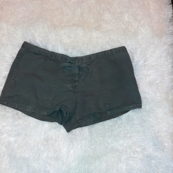 3/$12💥 MOSSIMO Olive shorts - Picture 2 of 3